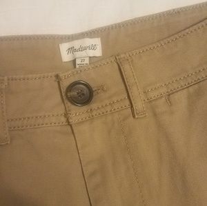 Madewell. Size 27. Hip widelegged khaki capris.